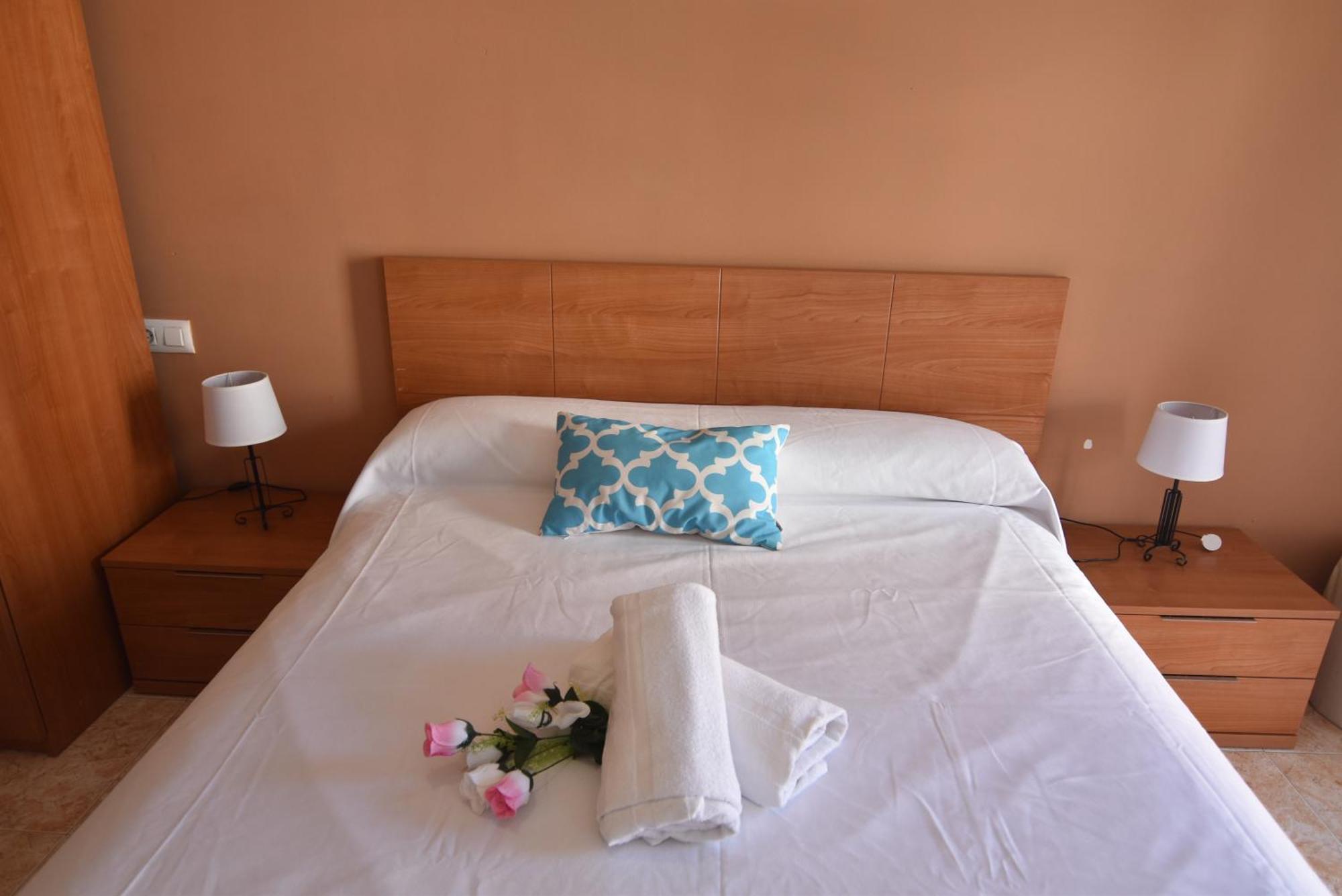Rnet - Lluis Companys Roses Apartment Bagian luar foto